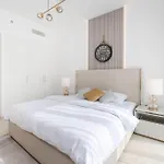 Swanky Dwelling 3Br - Marvelous Burj Khalifa Views 2405